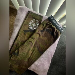 Camo Women Chrome Heart  Leggings